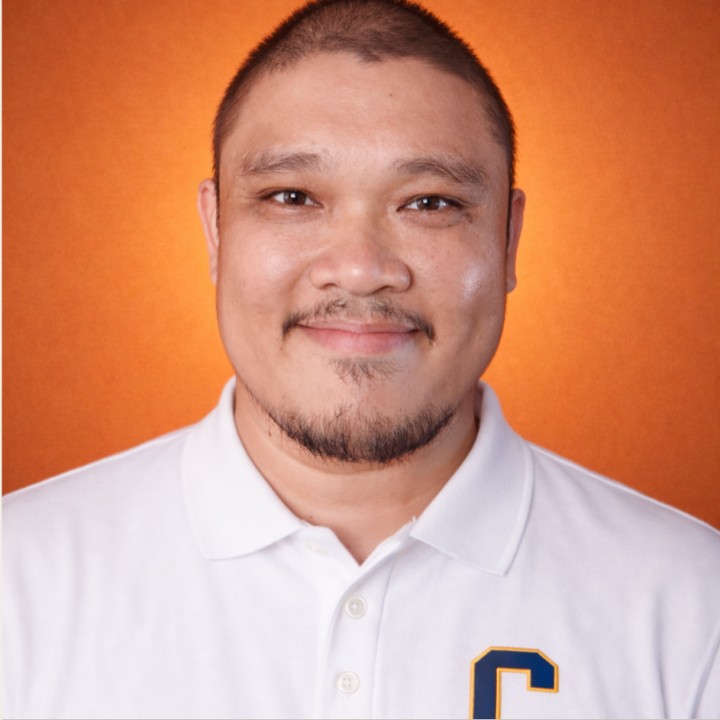 Jan Ravina, Customer Support at Custom Labels Co
